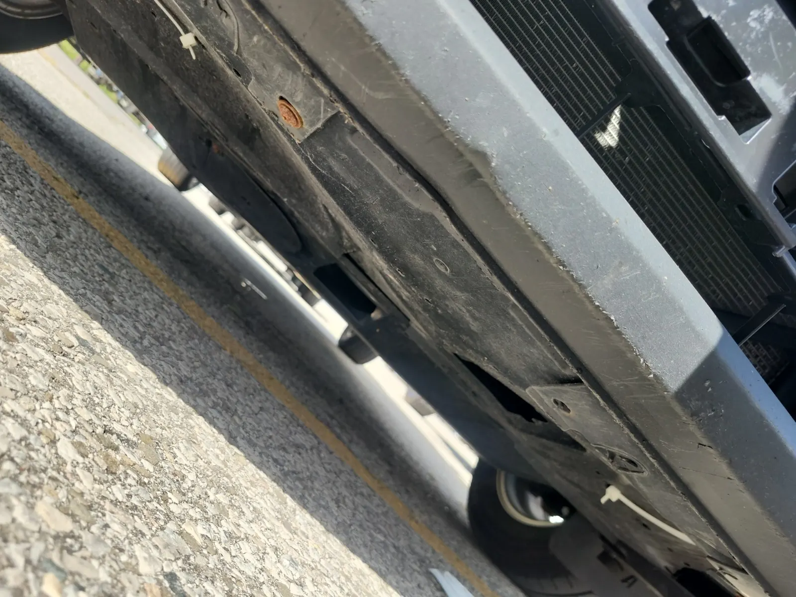 Undercarriage - Front Photo