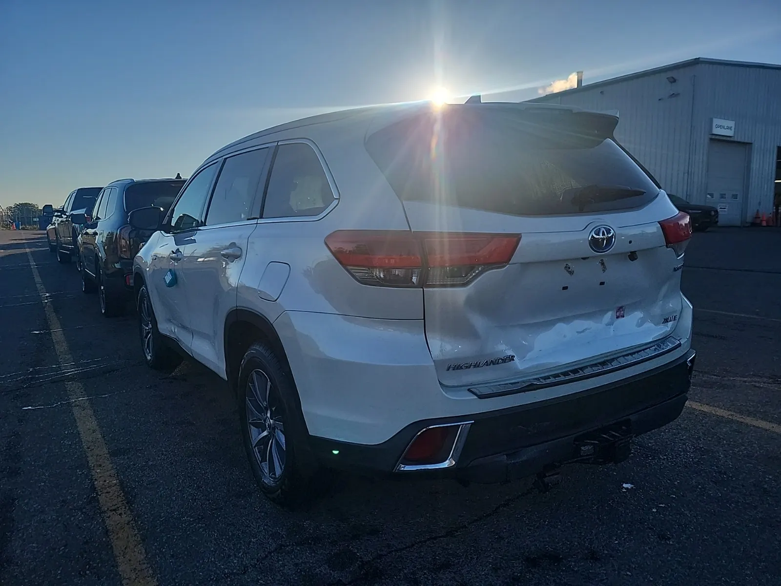 Driver Rear 3/4 Photo