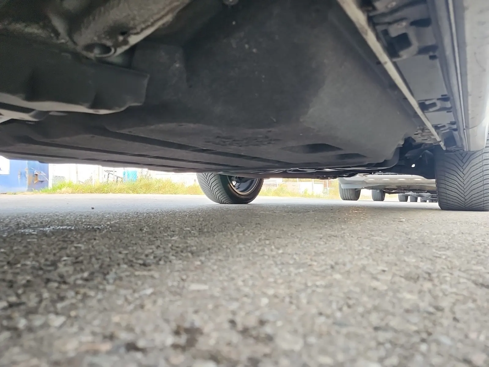 Undercarriage - Driver Photo