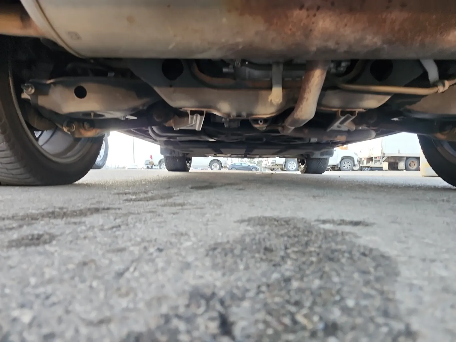 Undercarriage - Rear Photo
