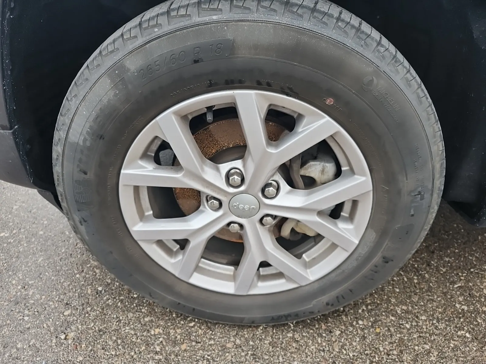 Front driver wheel/tire photo