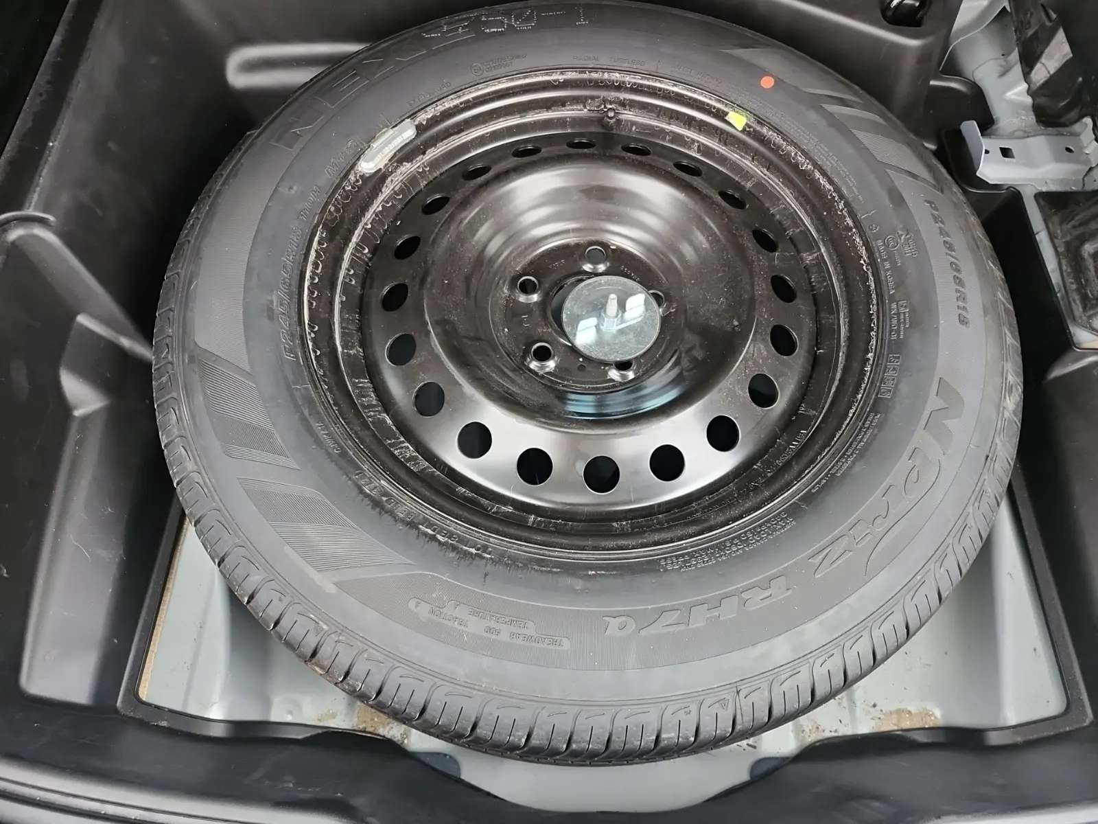 Spare Tire & Wheel Photo