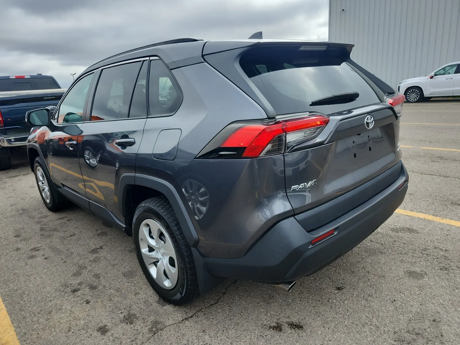 Driver Rear 3/4 Photo