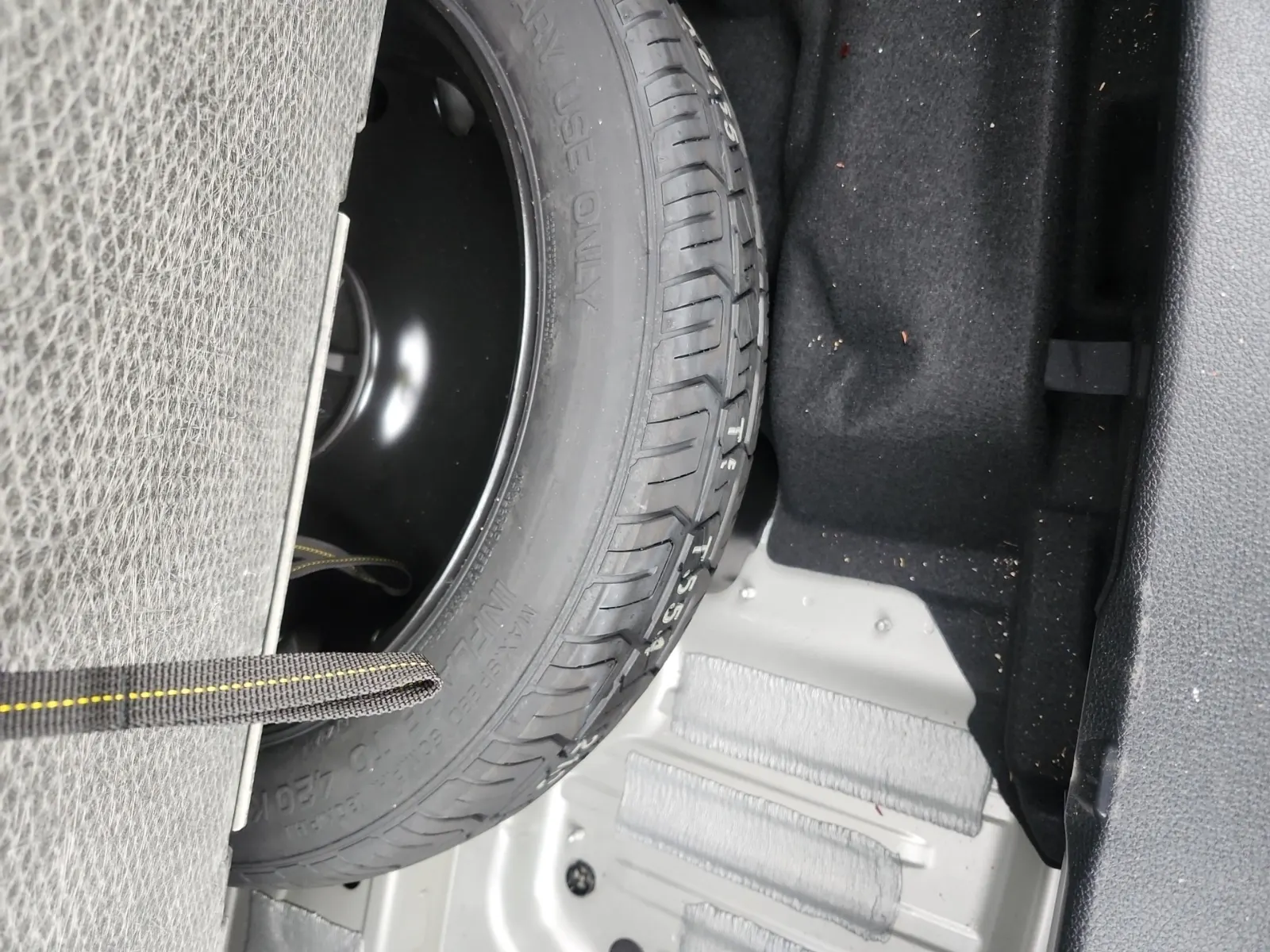 Spare Tire & Wheel Photo