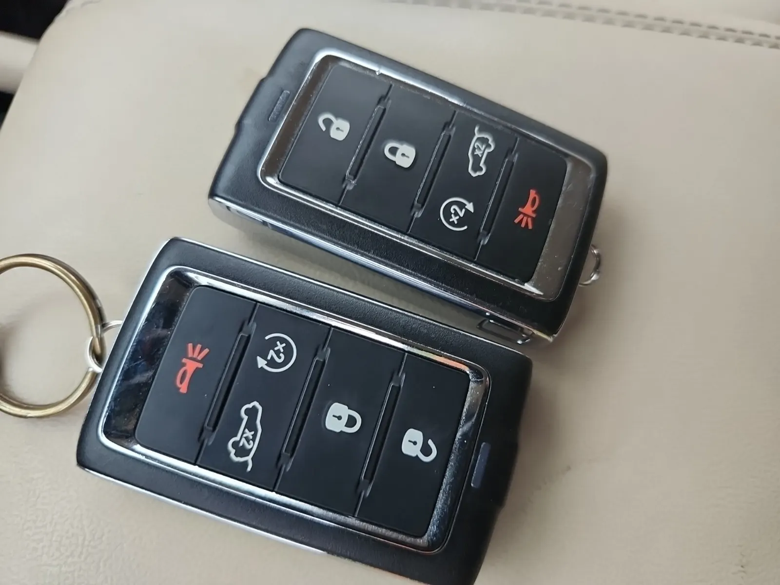 Keys/Fobs/Manual Photo