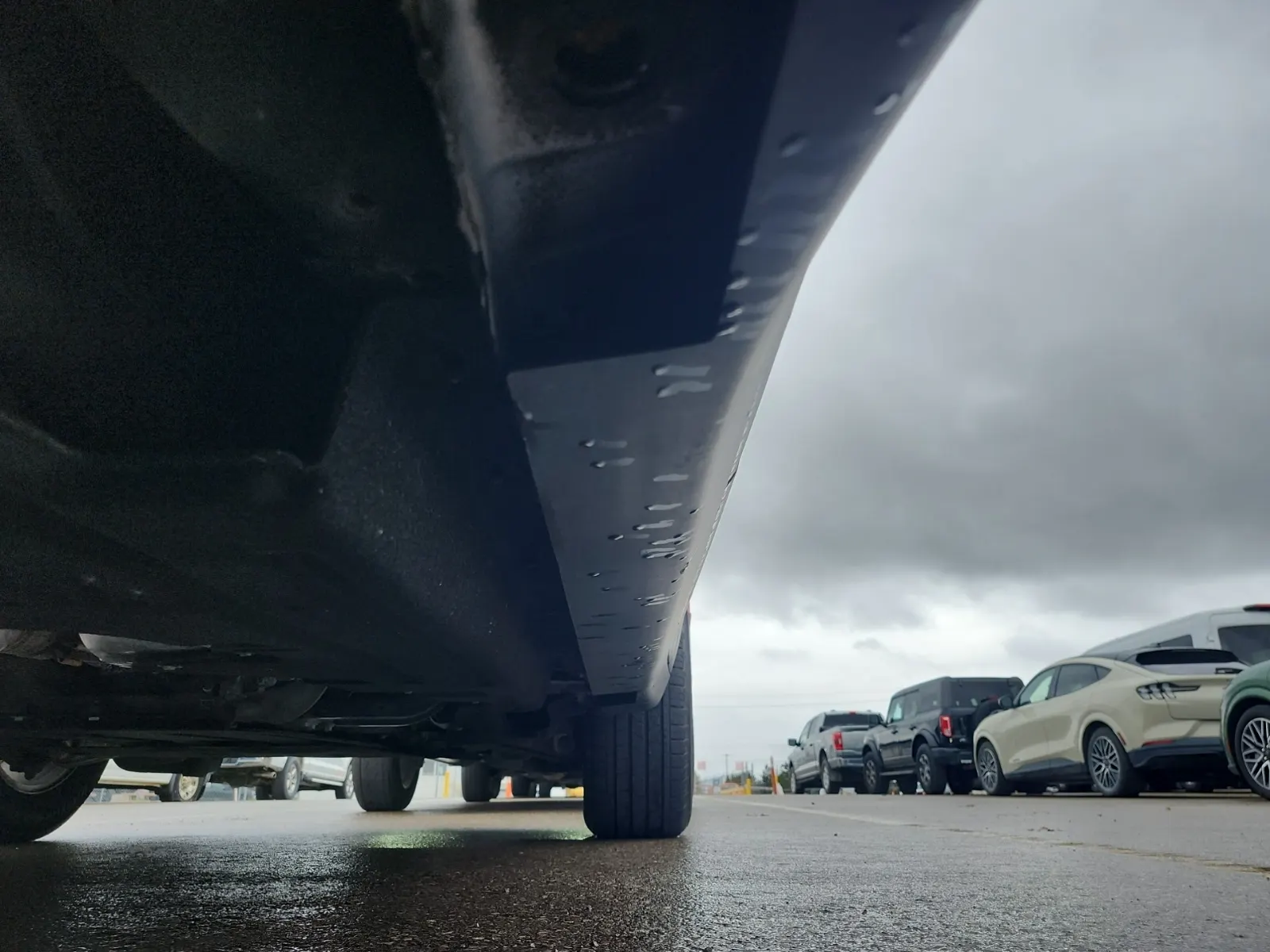 Undercarriage - Passenger Photo