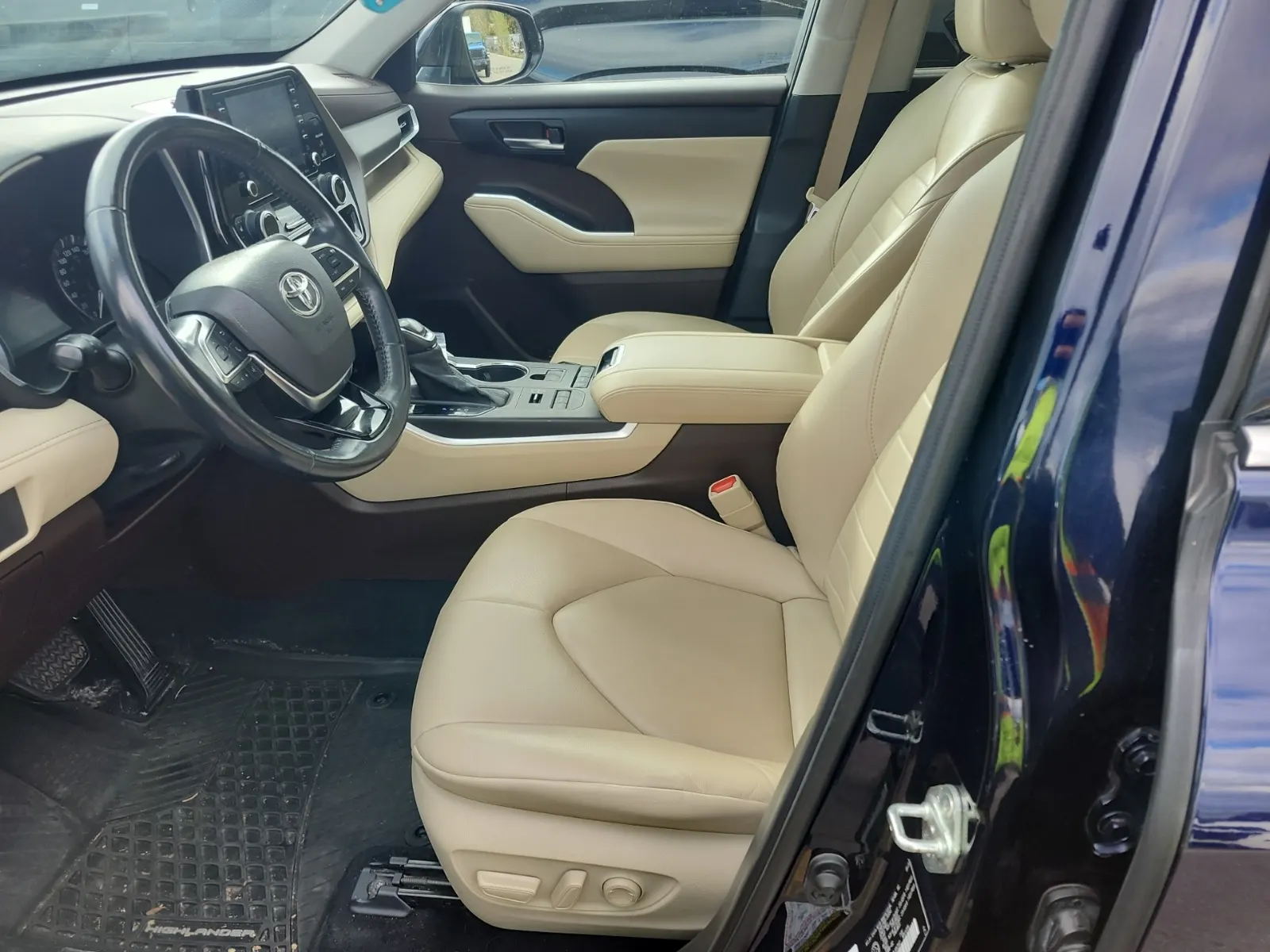 Front Interior Photo