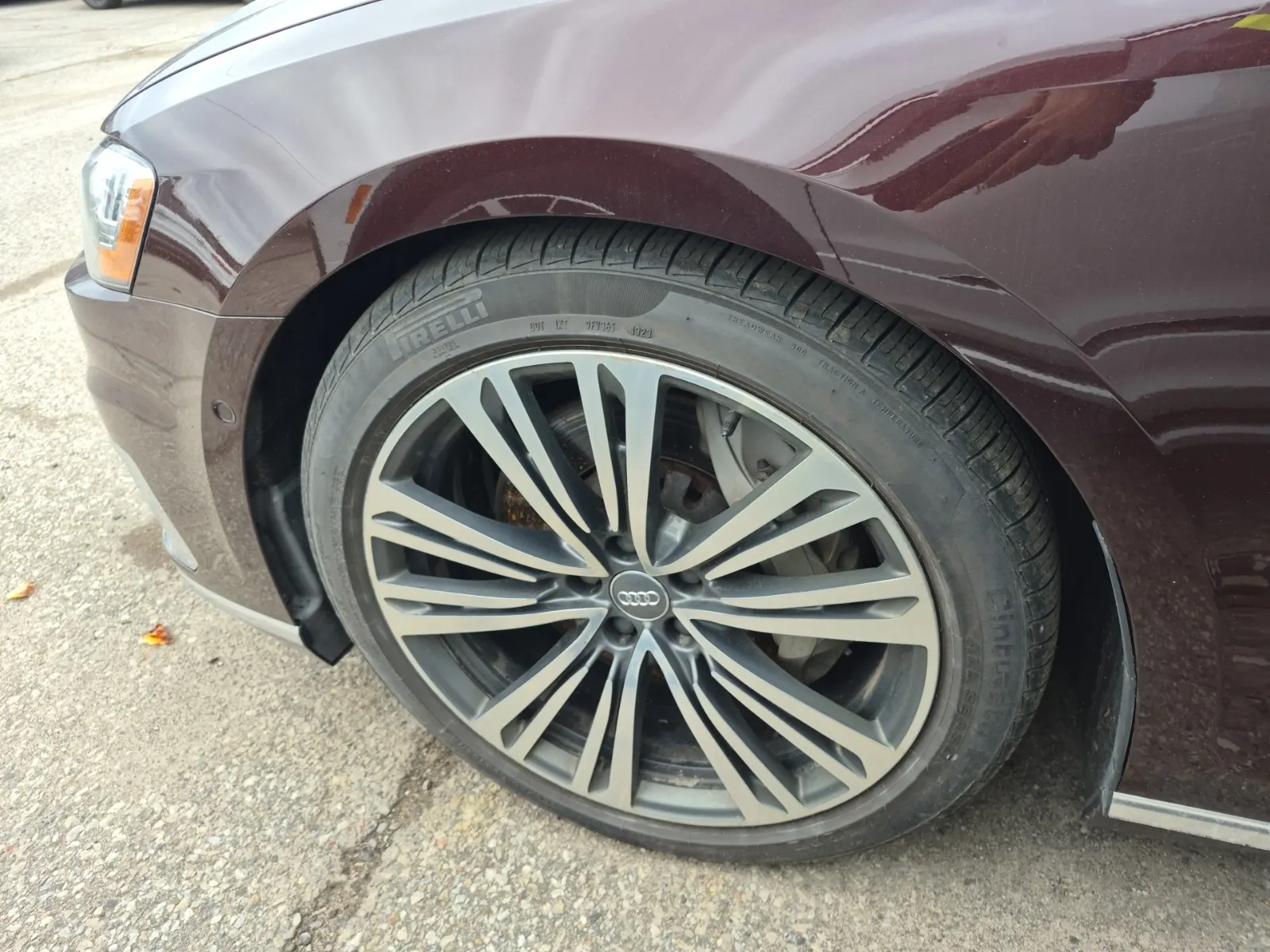 Front driver wheel/tire photo
