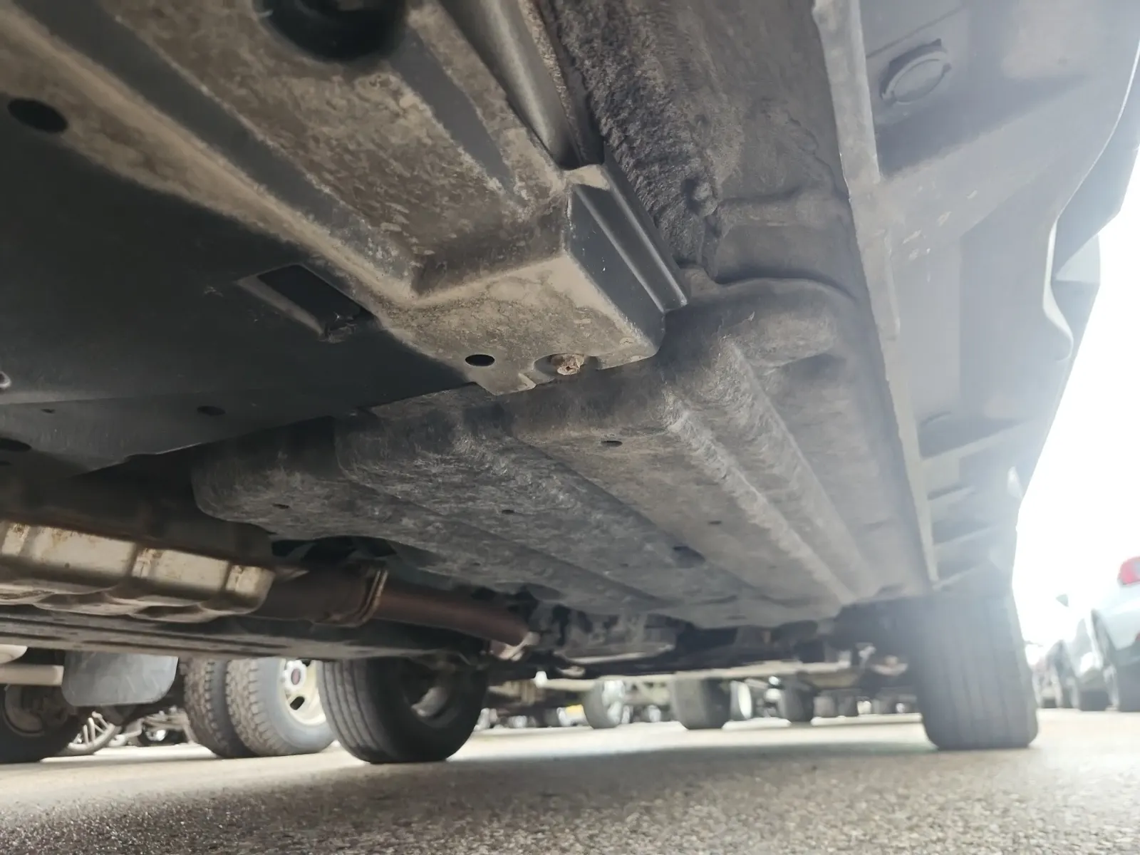 Undercarriage - Passenger Photo