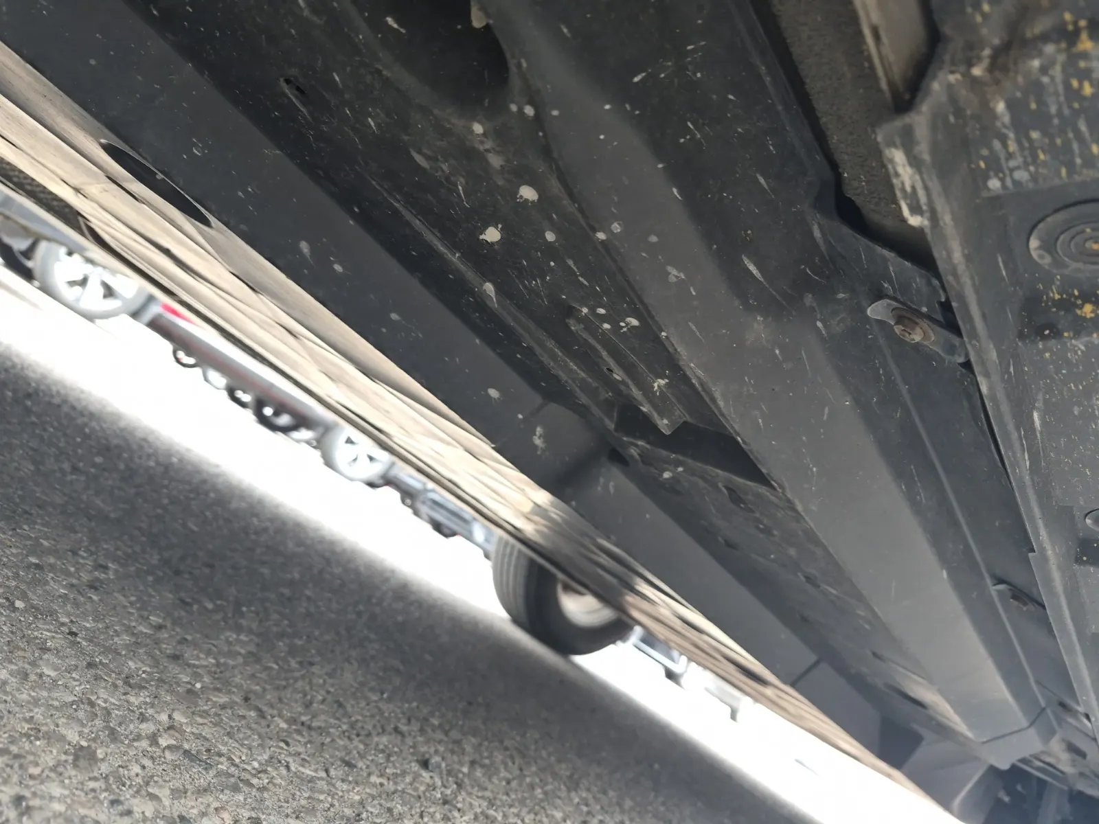 Undercarriage - Driver Photo