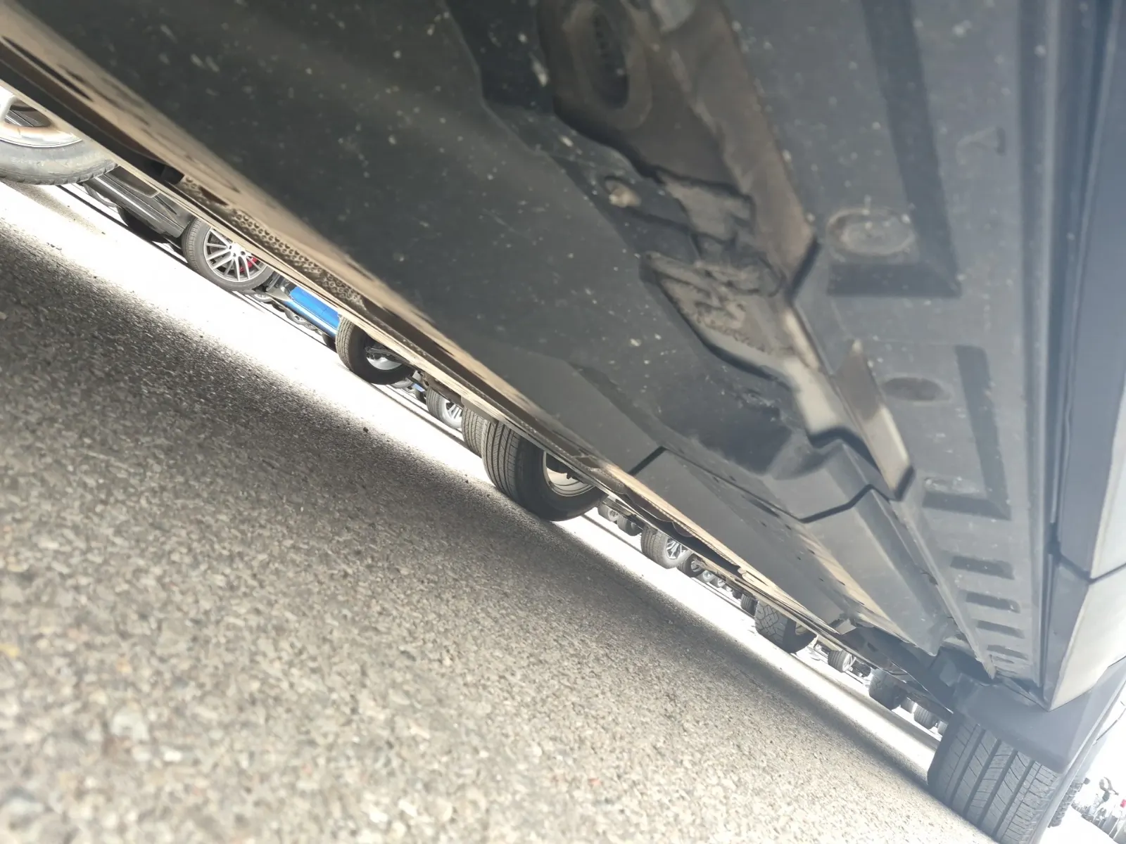 Undercarriage - Passenger Photo