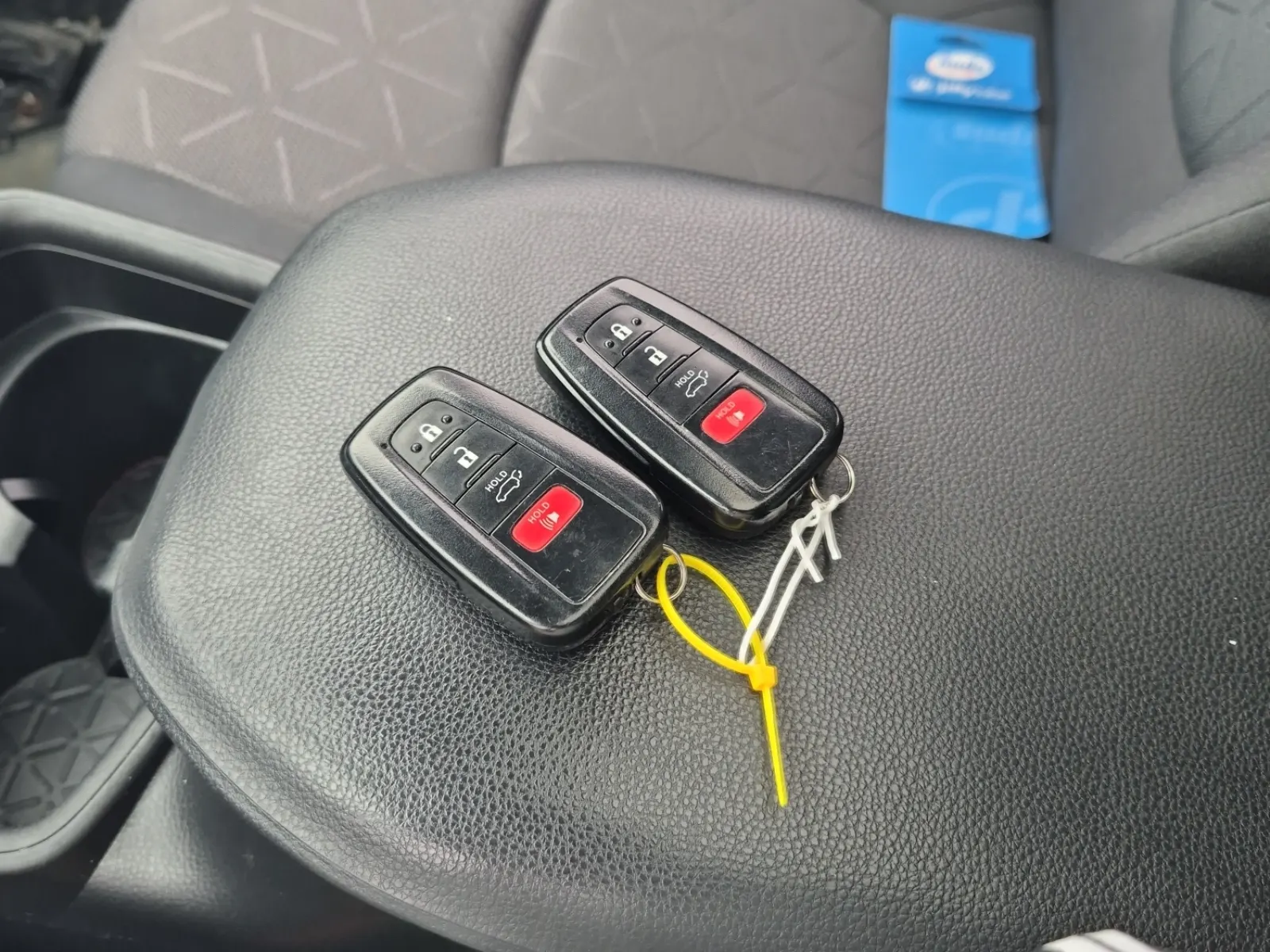 Keys/Fobs/Manual Photo