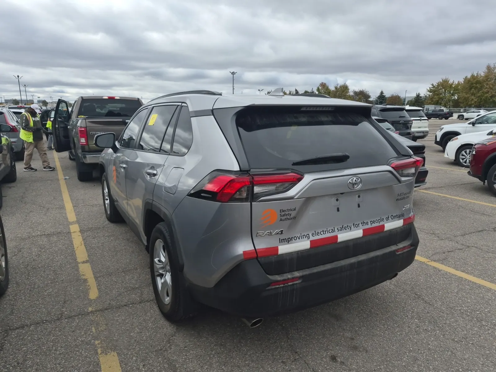 Driver Rear 3/4 Photo