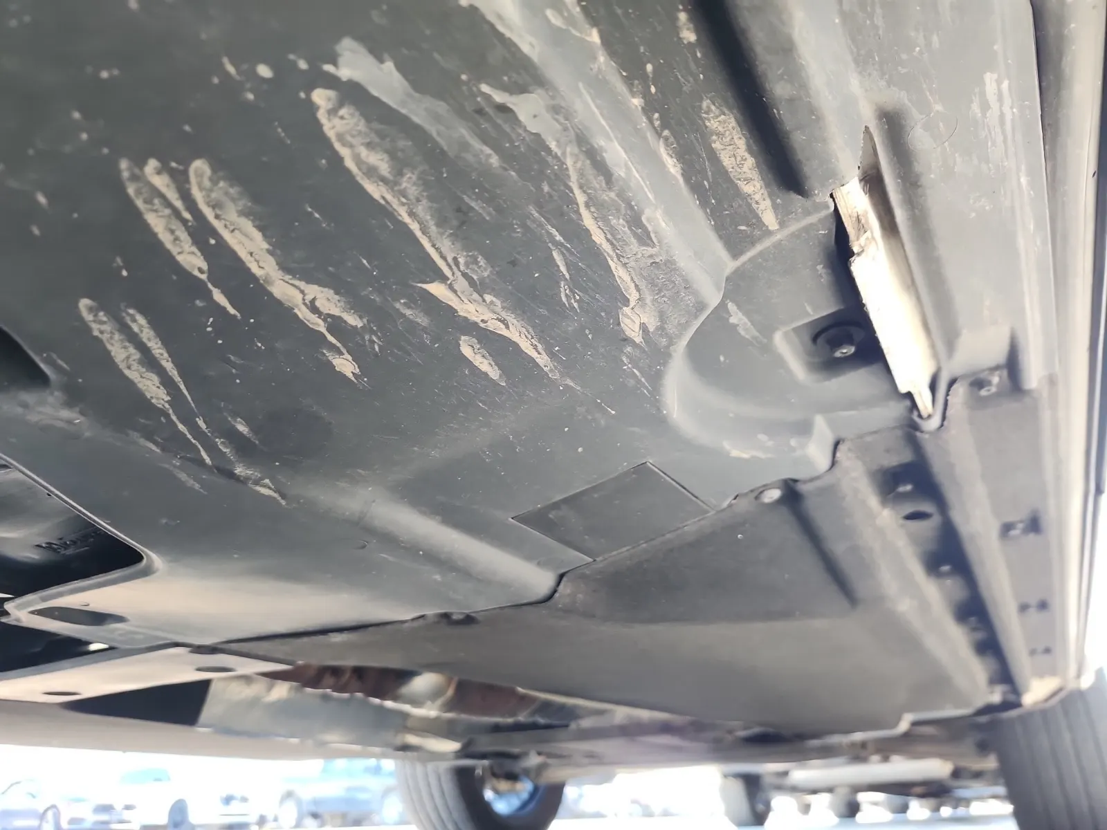 Undercarriage - Passenger Photo