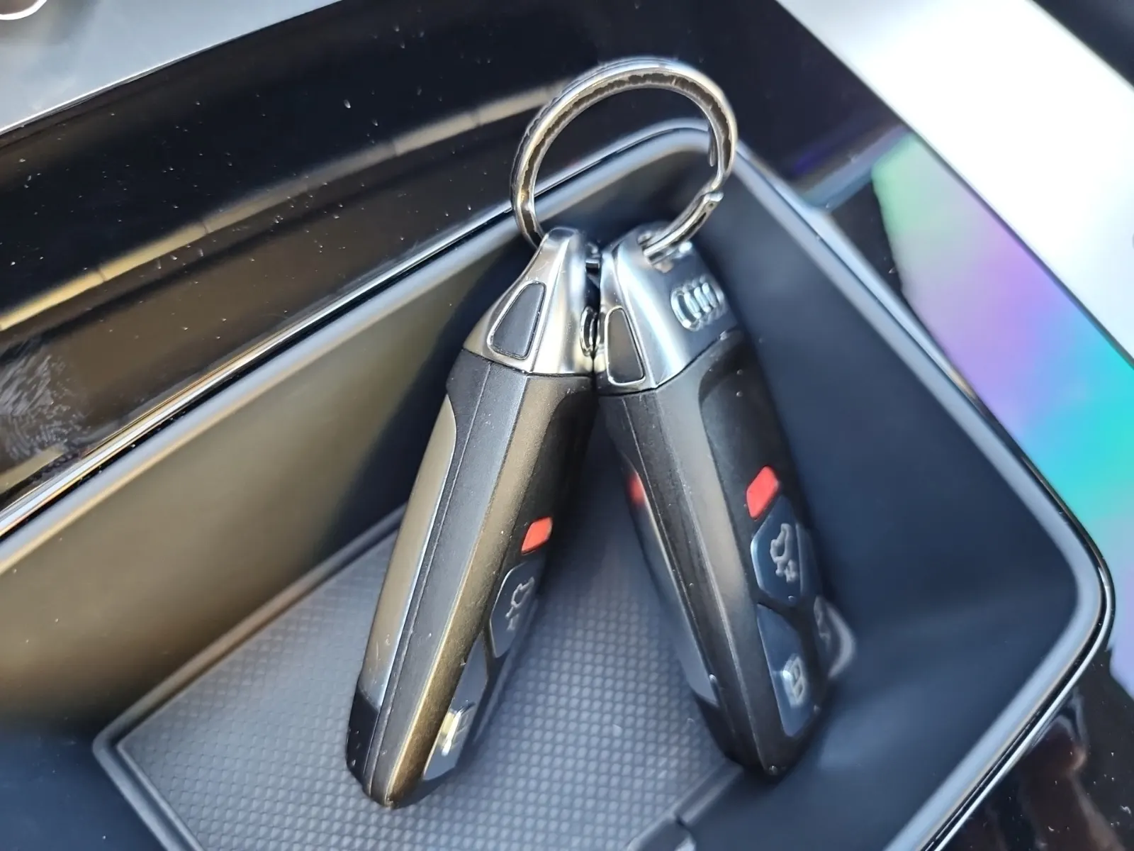 Keys/Fobs/Manual Photo