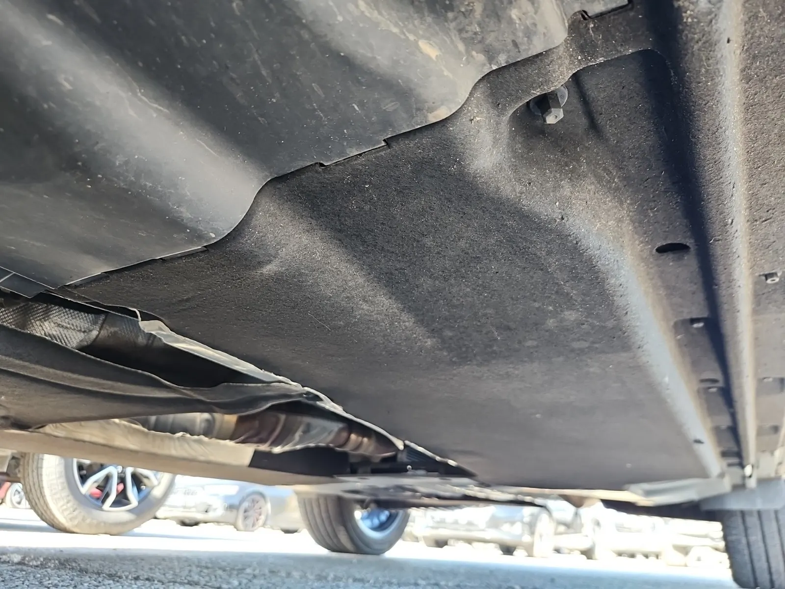 Undercarriage - Driver Photo