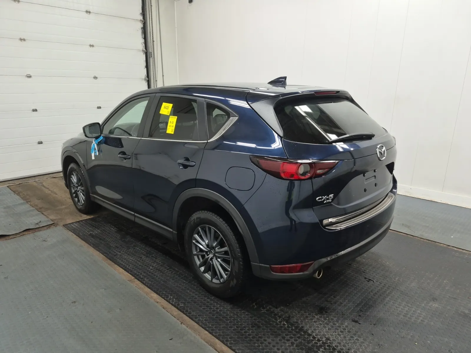 Driver Rear 3/4 Photo