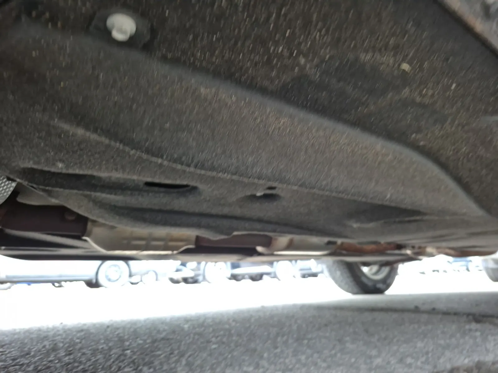 Undercarriage - Driver Photo