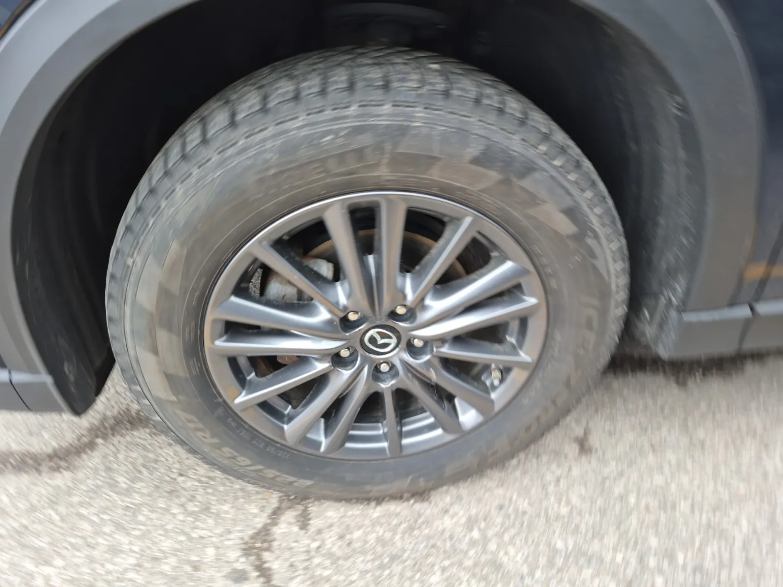 Front driver wheel/tire photo