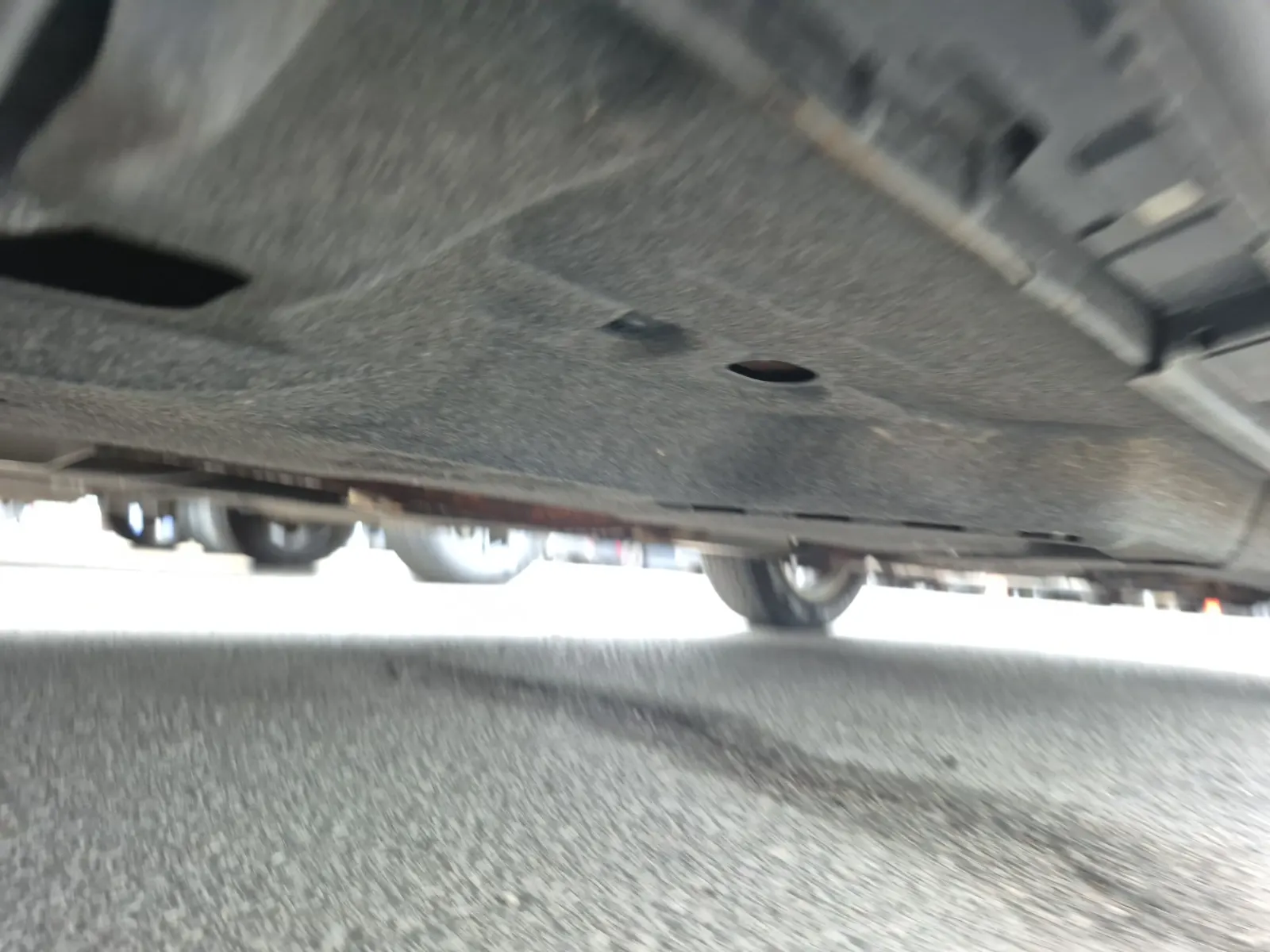Undercarriage - Passenger Photo