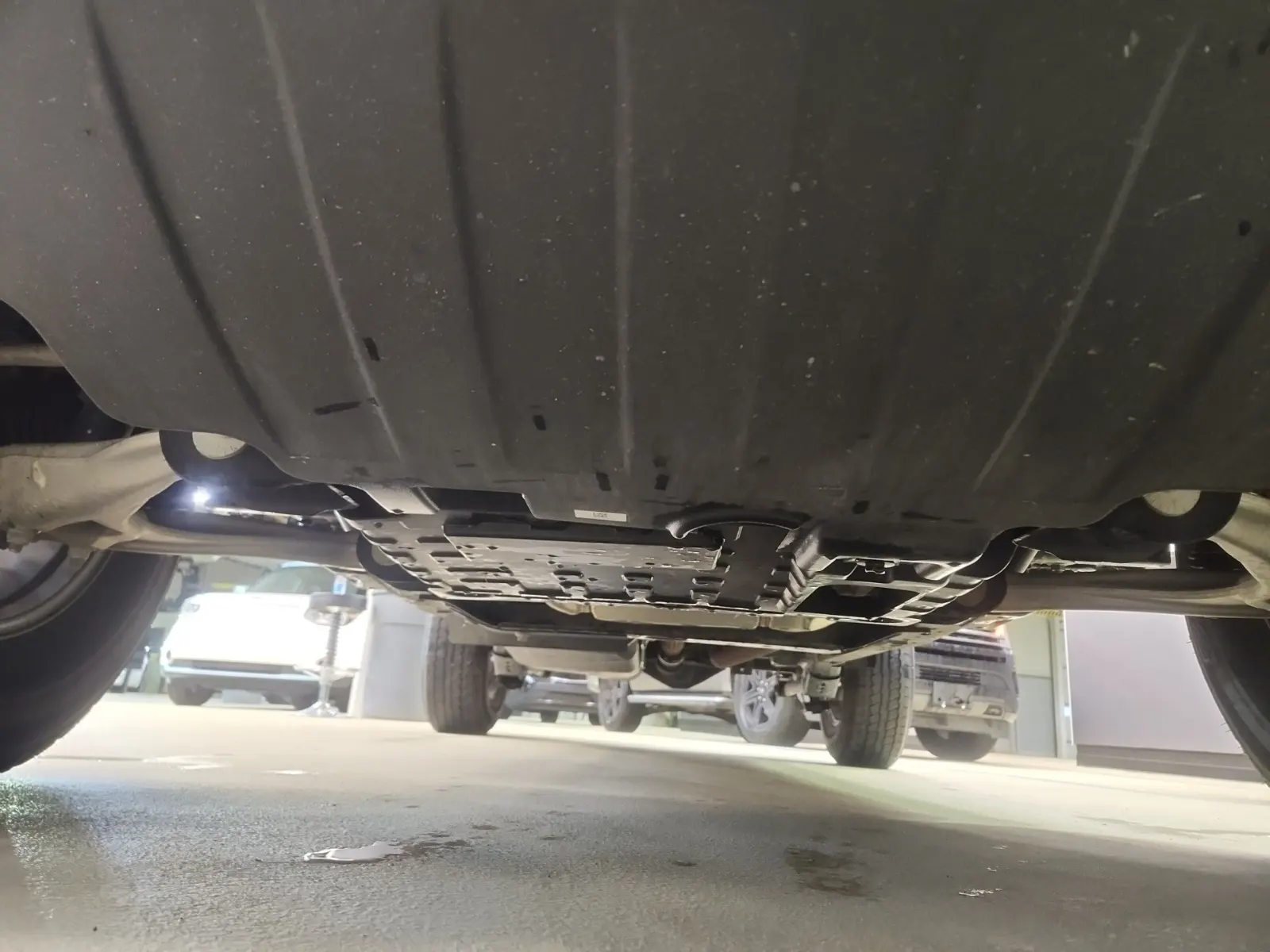 Undercarriage - Front Photo