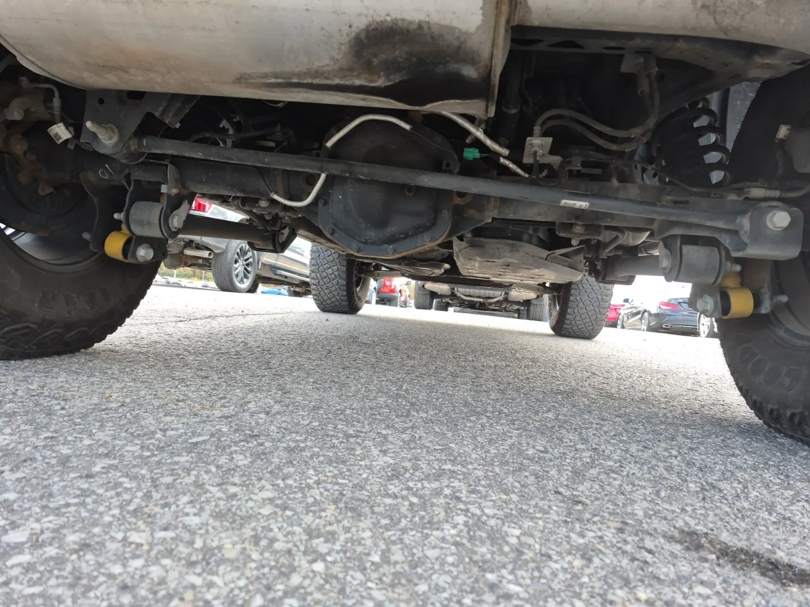 Undercarriage - Rear Photo