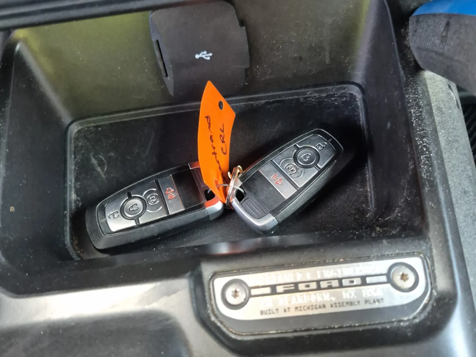 Keys/Fobs/Manual Photo