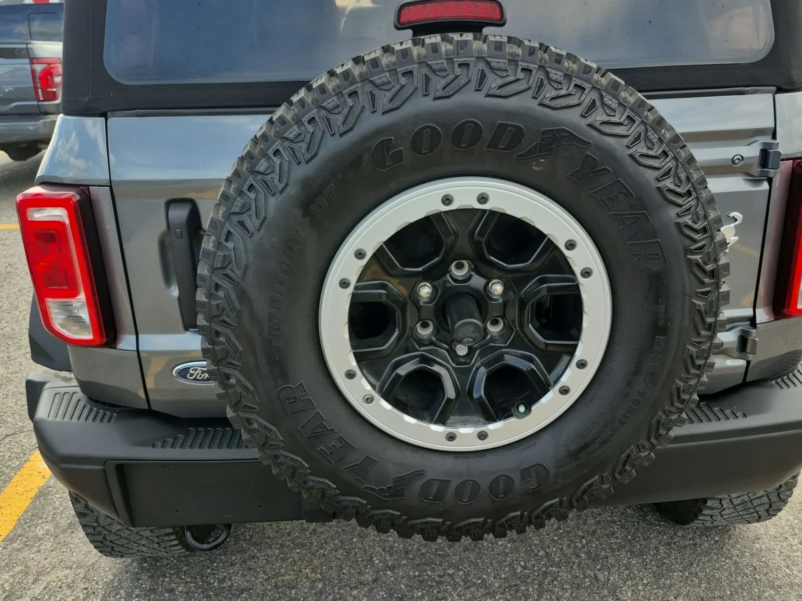 Spare Tire & Wheel Photo