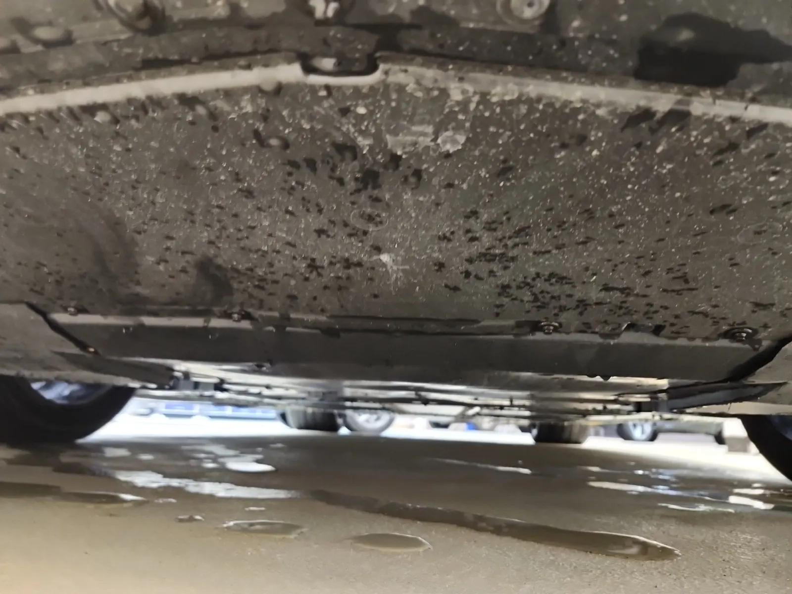 Undercarriage - Front Photo