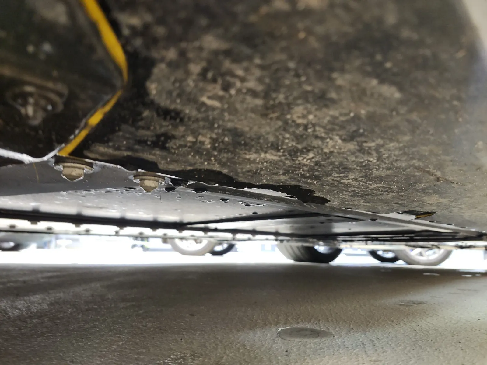 Undercarriage - Driver Photo