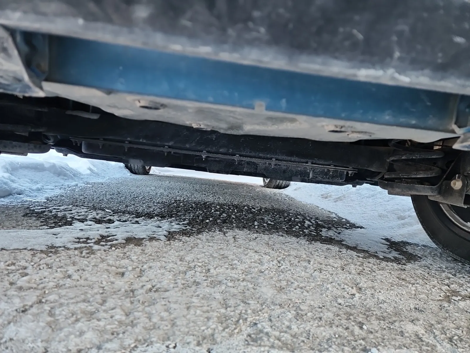 Undercarriage - Rear Photo