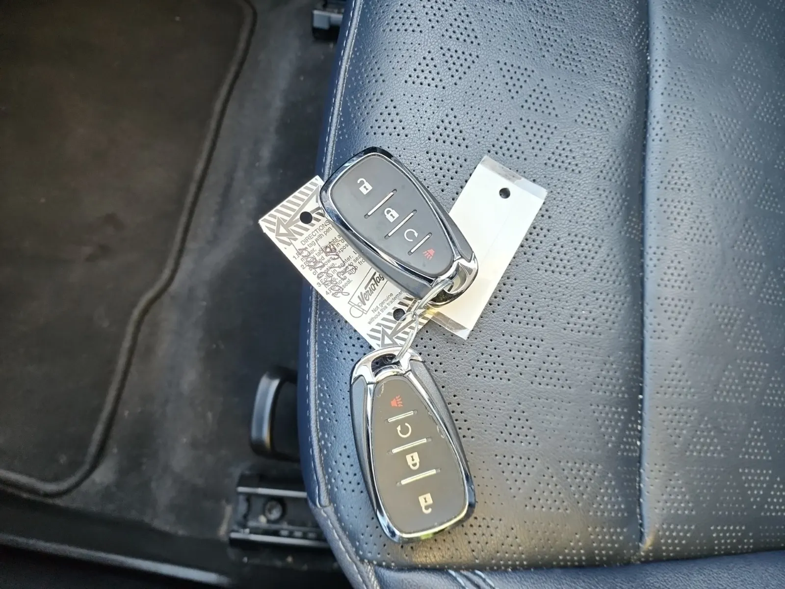 Keys/Fobs/Manual Photo