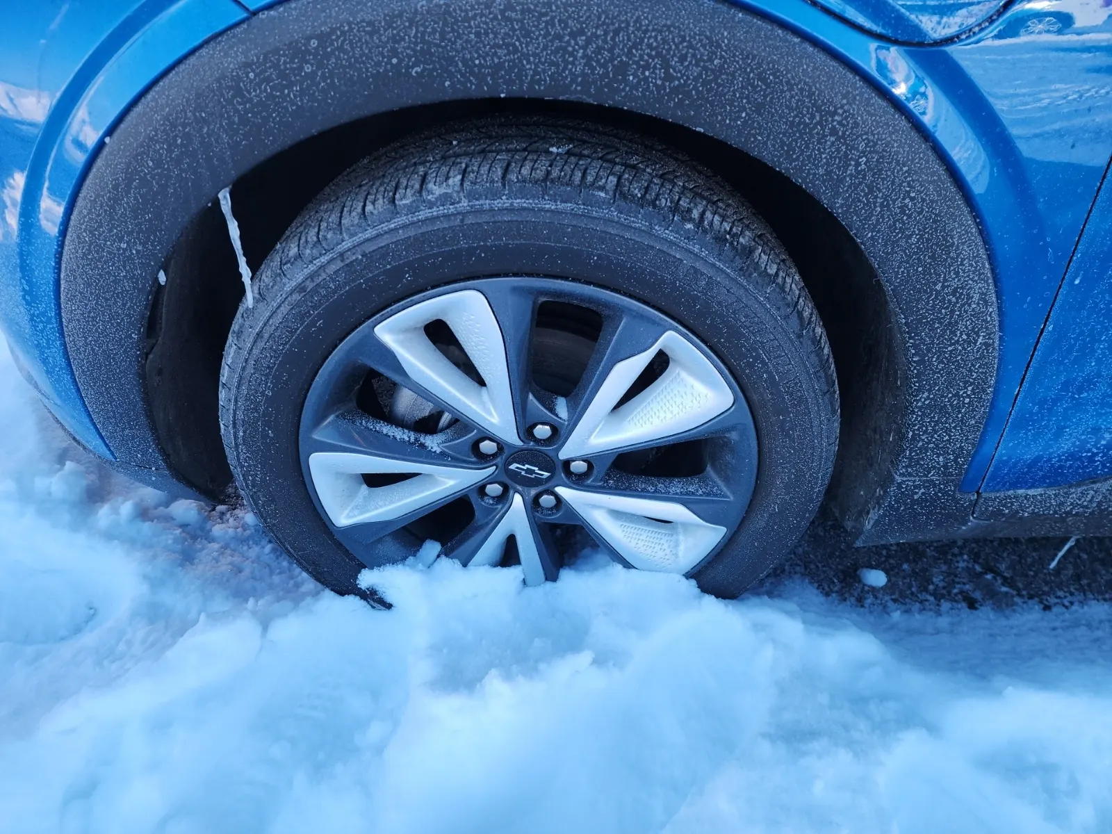 Front driver wheel/tire photo