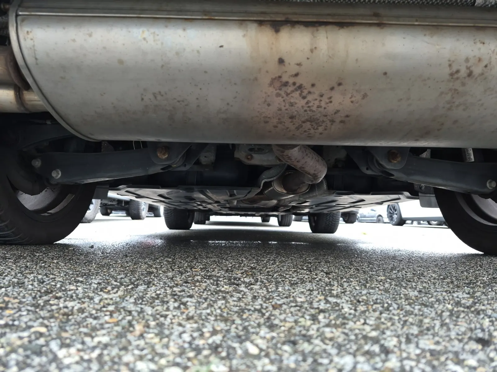 Undercarriage - Rear Photo