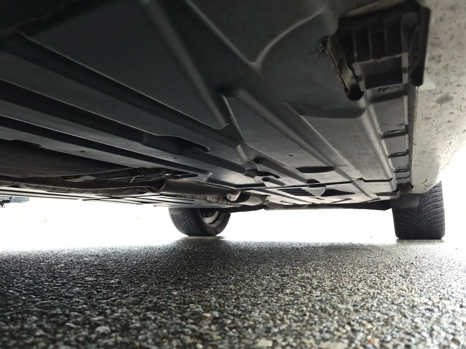 Undercarriage - Driver Photo