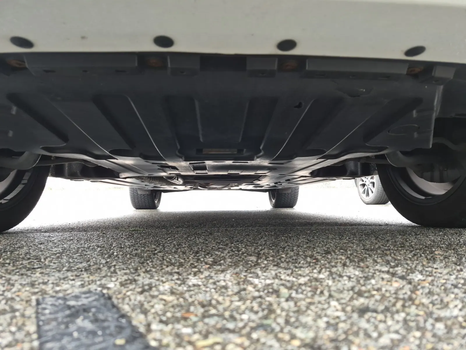 Undercarriage - Front Photo