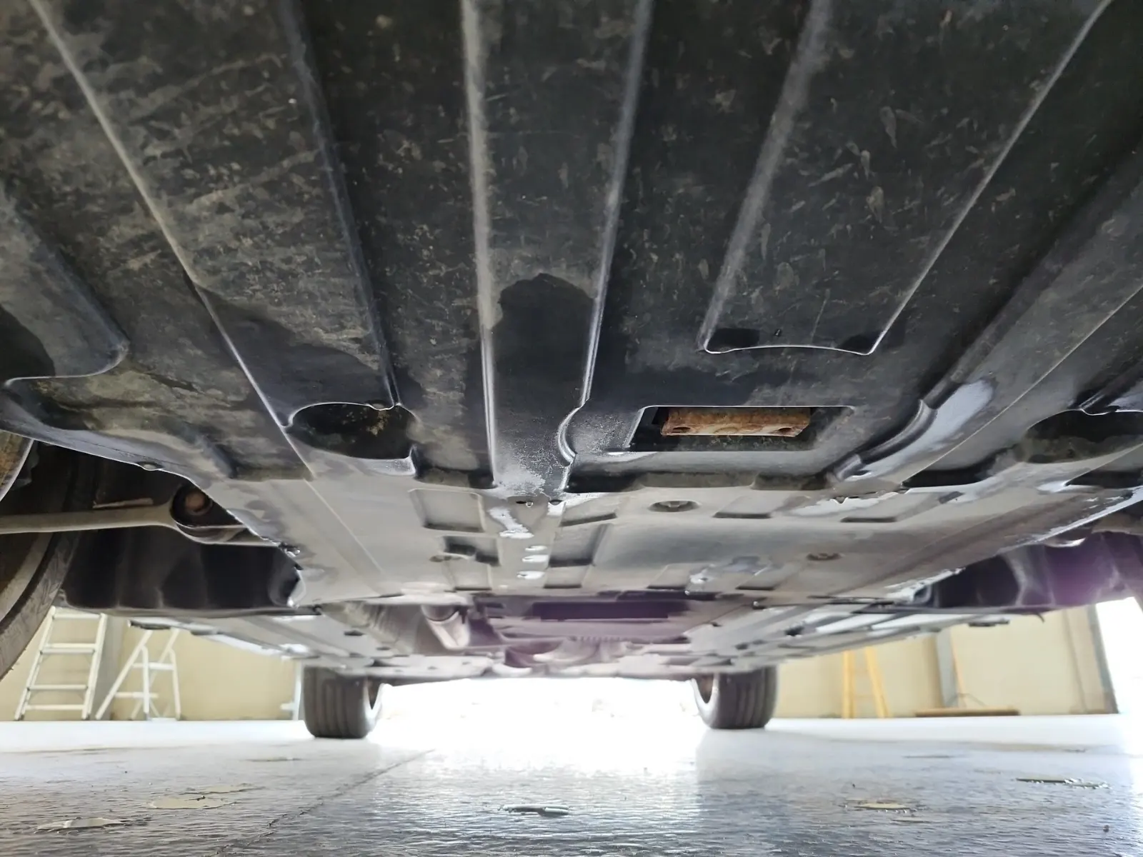 Undercarriage - Front Photo
