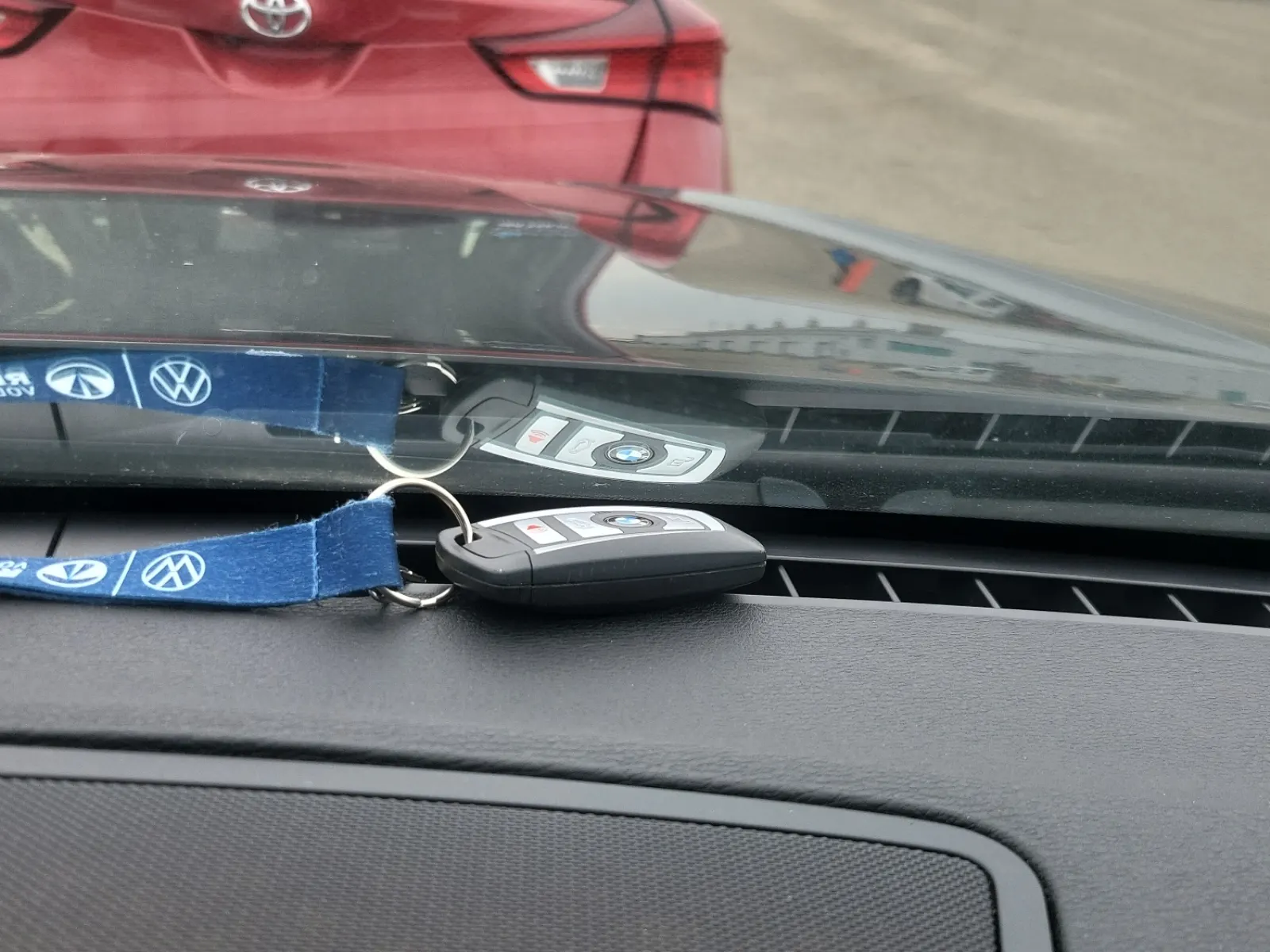 Keys/Fobs/Manual Photo