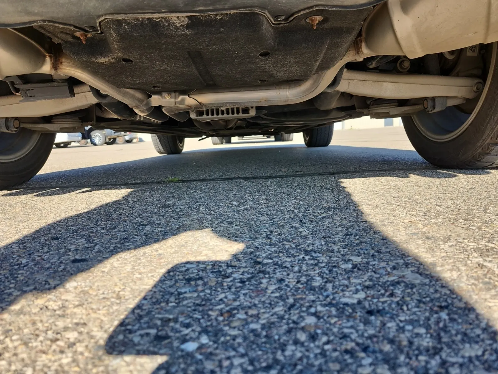 Undercarriage - Rear Photo