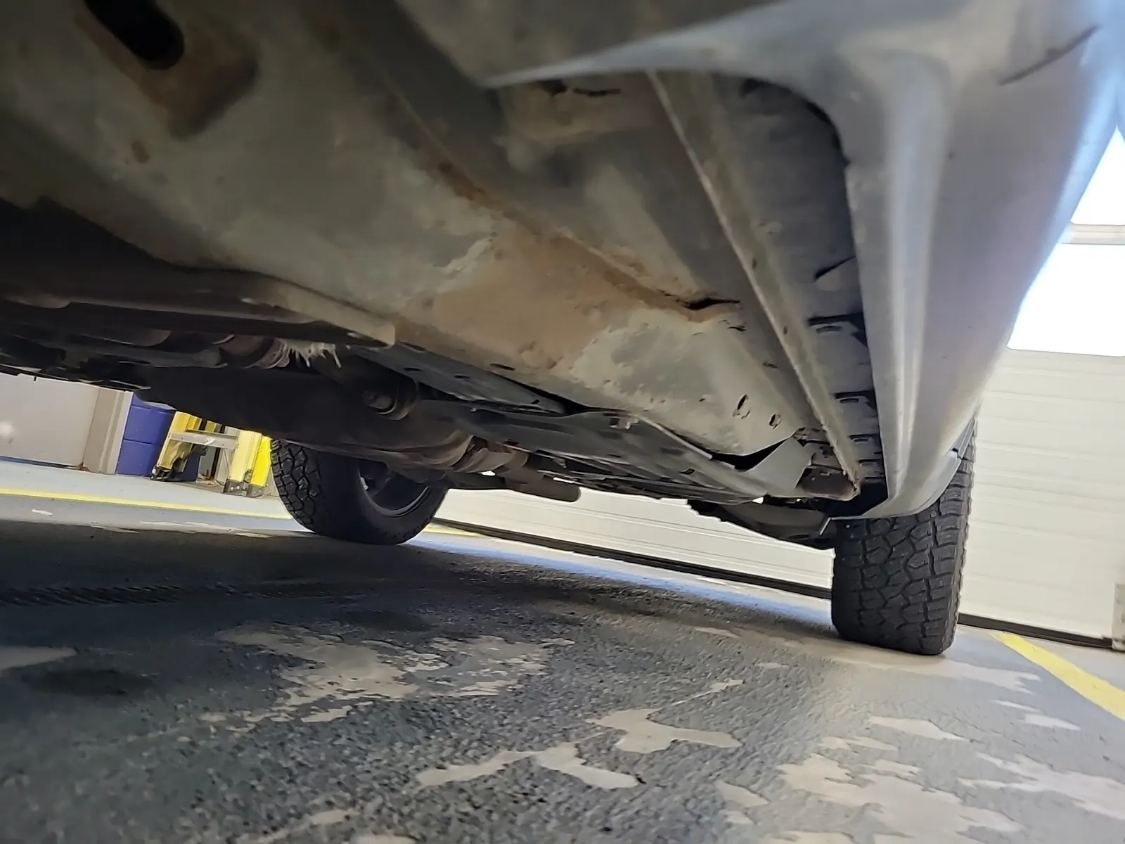 Undercarriage - Driver Photo