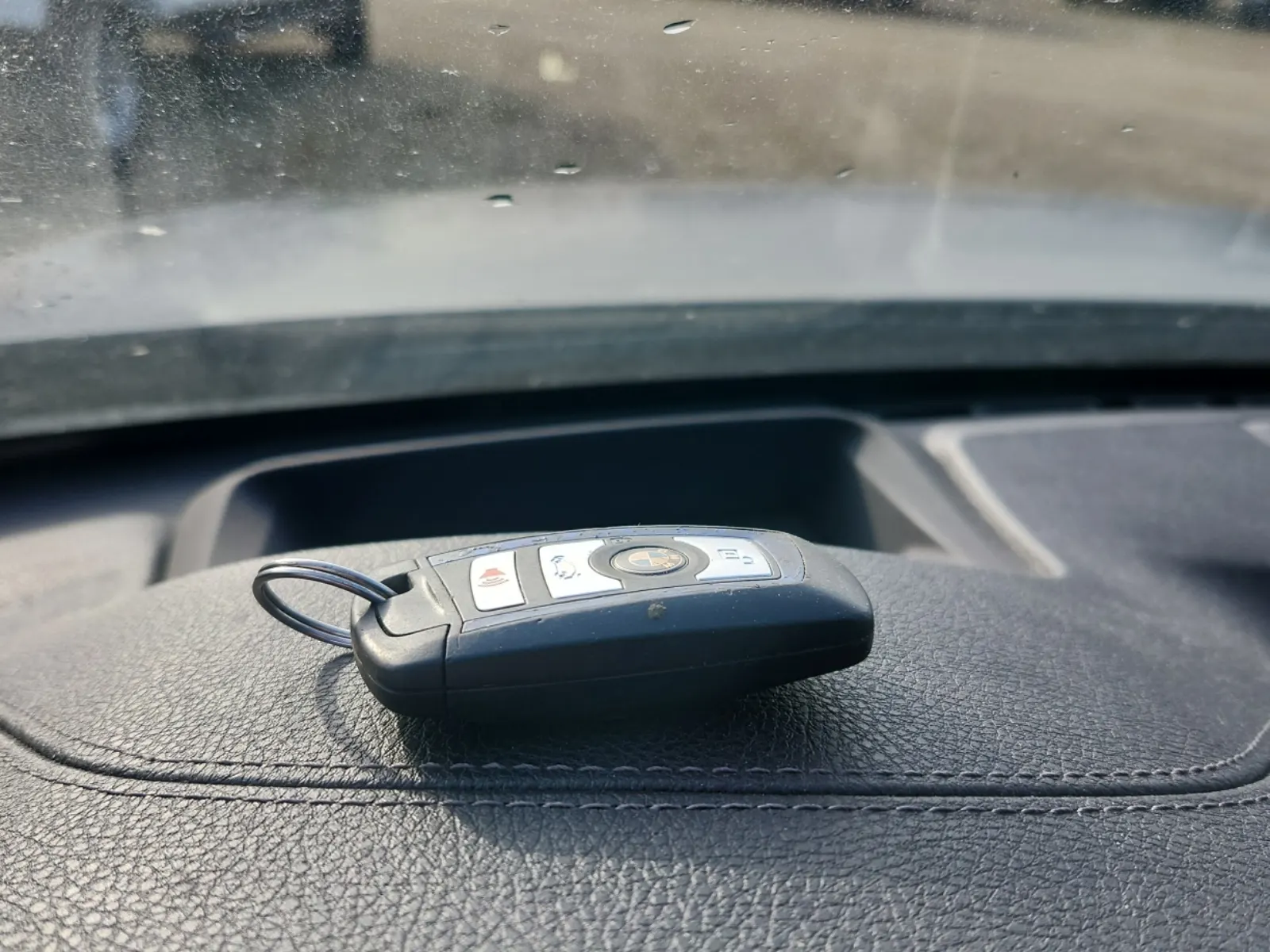 Keys/Fobs/Manual Photo