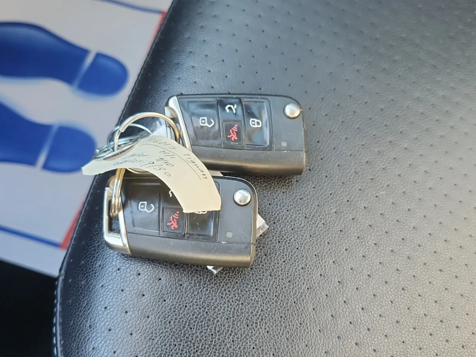 Keys/Fobs/Manual Photo