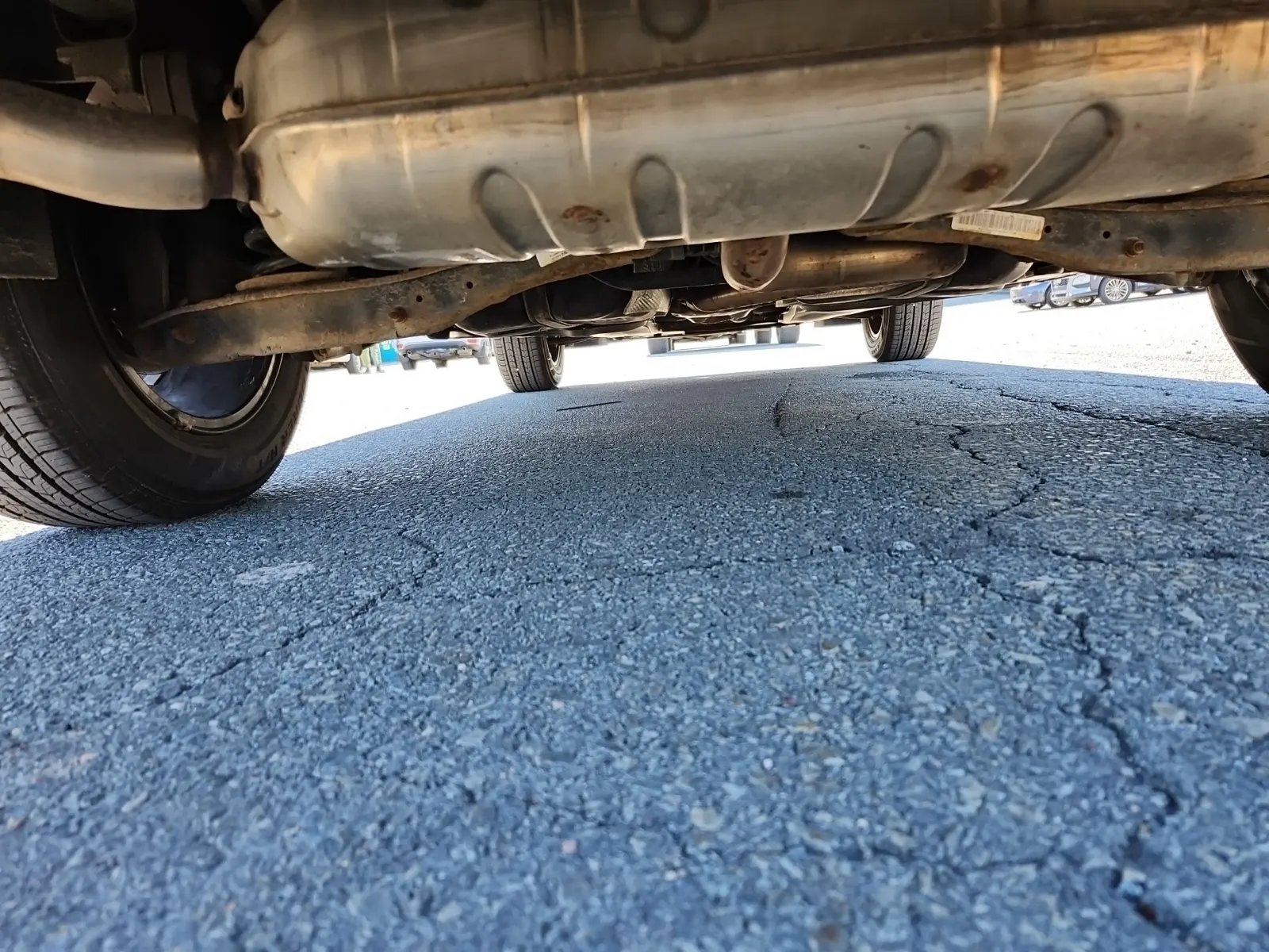 Undercarriage - Rear Photo