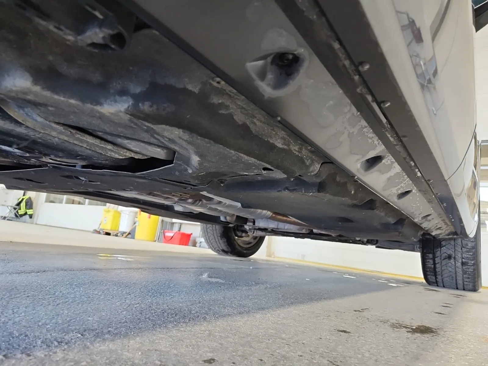 Undercarriage - Passenger Photo