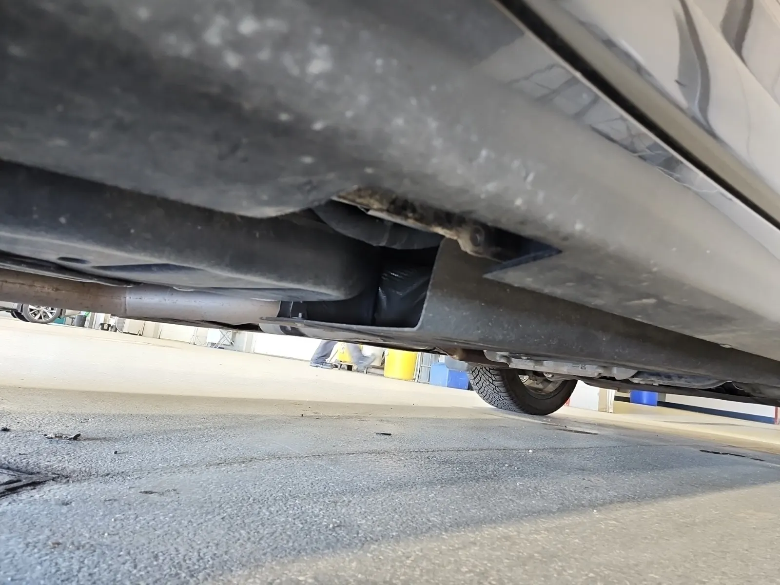 Undercarriage - Passenger Photo
