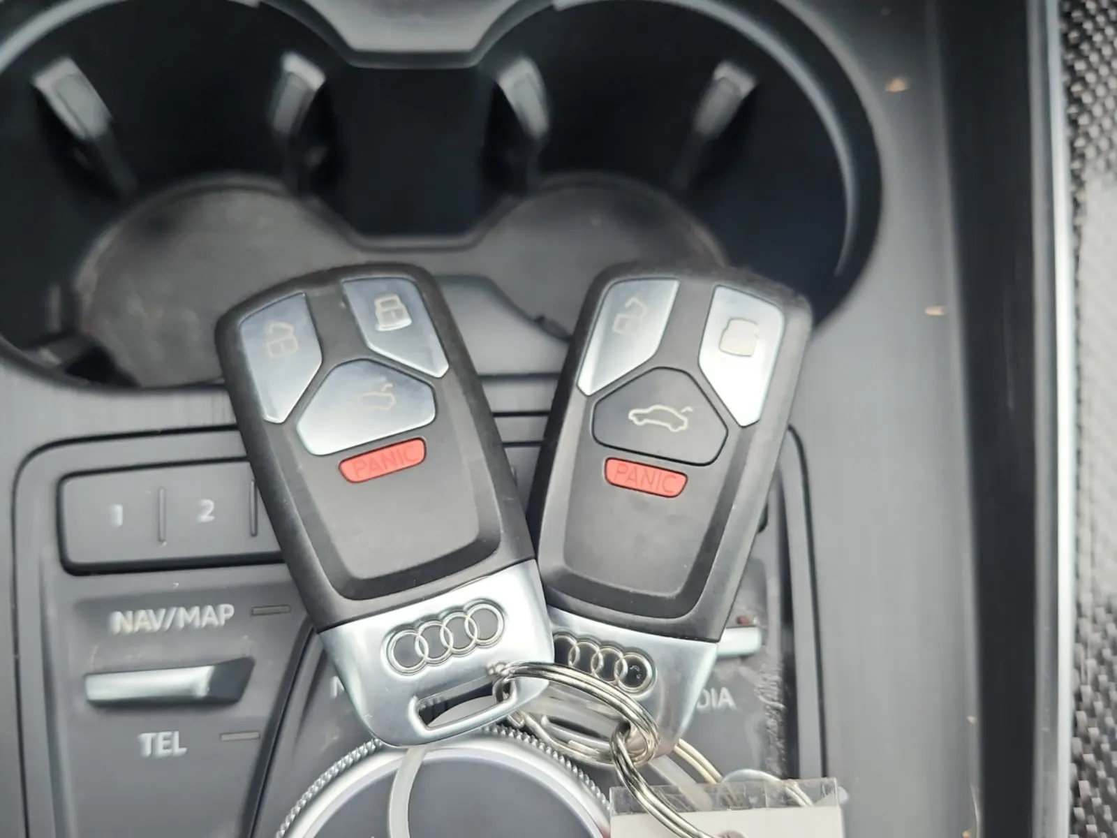 Keys/Fobs/Manual Photo
