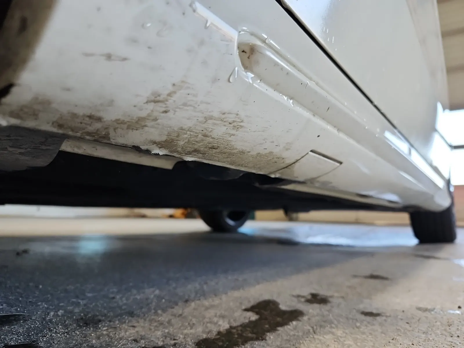 Undercarriage - Driver Photo