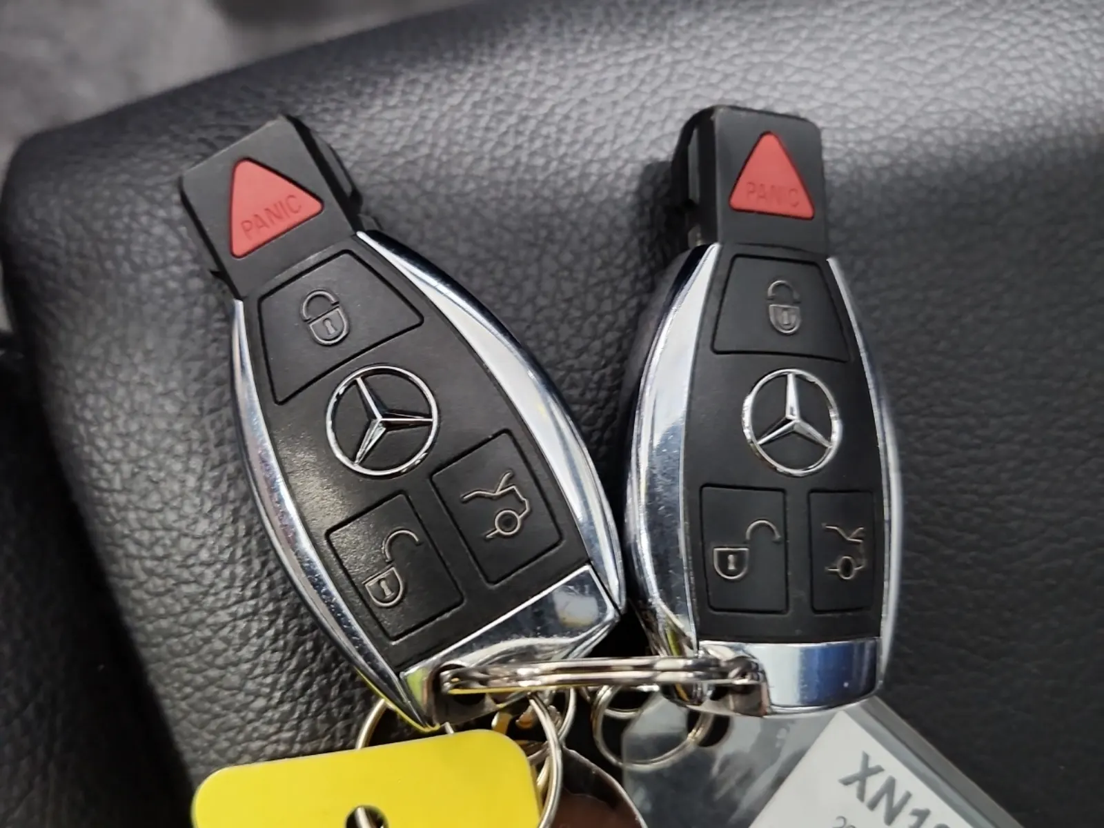 Keys/Fobs/Manual Photo