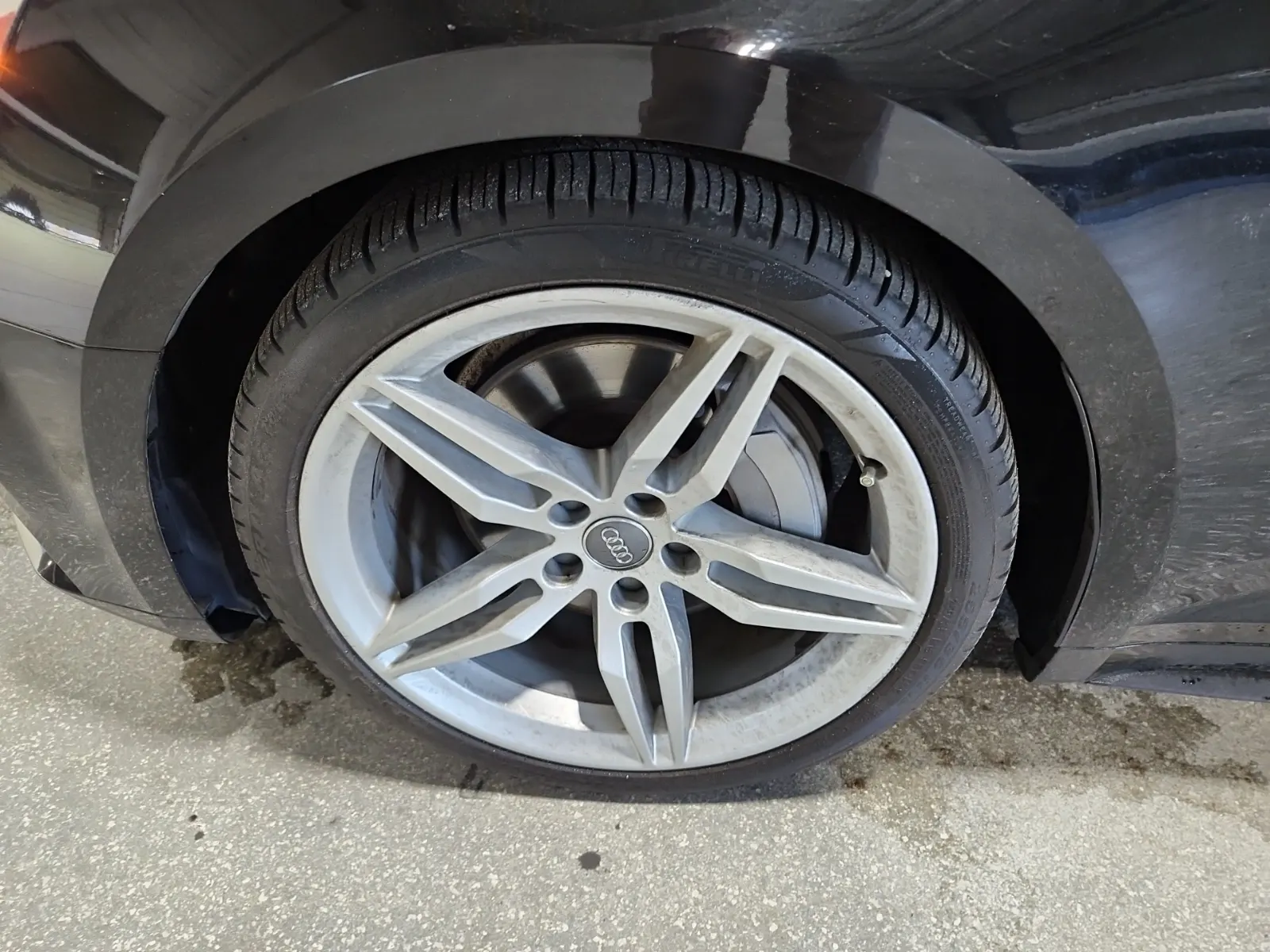 Front driver wheel/tire photo