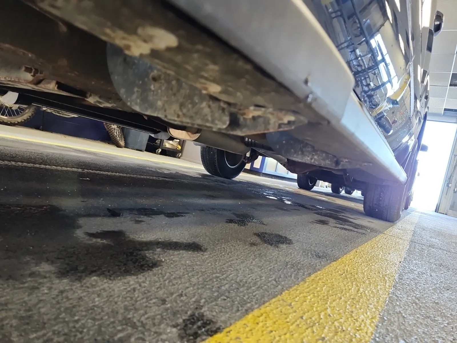 Undercarriage - Driver Photo